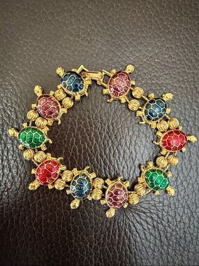 Vtg Turtle 7” Bracelet in Multicolor Enamel & Gold Tones